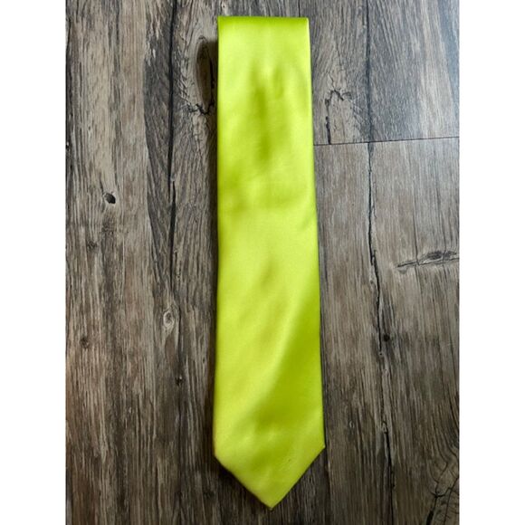 Wembley Lime Green FUN Mens Neck Tie spooky Halloween season - Picture 1 of 5